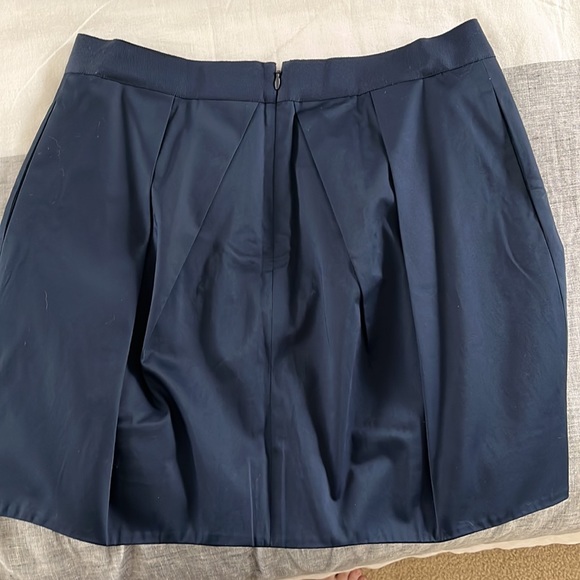 J. Crew navy bubble hem mini skirt size 8 Tags on - Picture 3 of 5